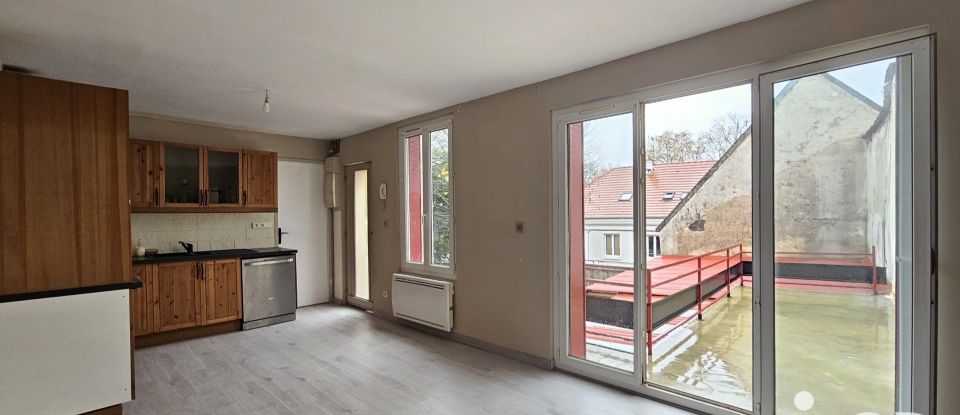 Duplex 4 rooms of 72 m² in Villecresnes (94440)