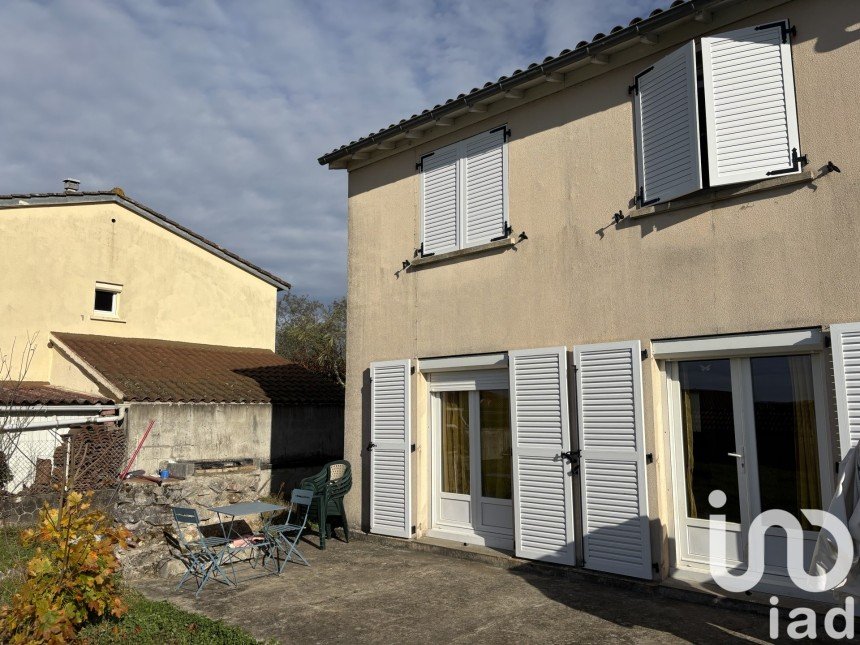 Maison 5 pièces de 100 m² à Saint-Aubin-sur-Loire (71140)