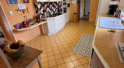 Estate 12 rooms of 560 m² in La Gripperie-Saint-Symphorien (17620)