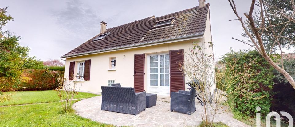 Traditional house 6 rooms of 120 m² in Vaux-le-Pénil (77000)