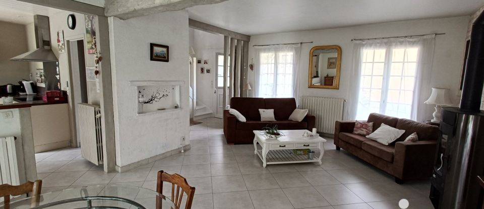 House 6 rooms of 135 m² in Lormaye (28210)