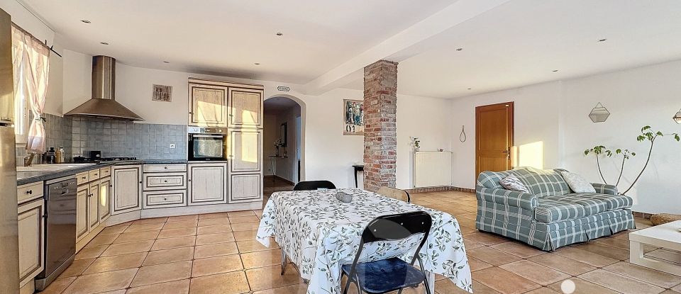 Traditional house 5 rooms of 173 m² in Lespinasse (31150)