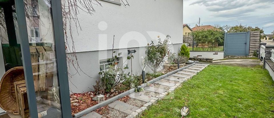 Maison 6 pièces de 128 m² à Pulversheim (68840)