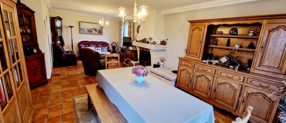 Maison 8 pièces de 121 m² à Le Fresne-Camilly (14480)