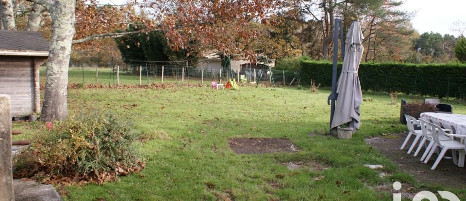 Maison 7 pièces de 130 m² à Saint-Savin (33920)