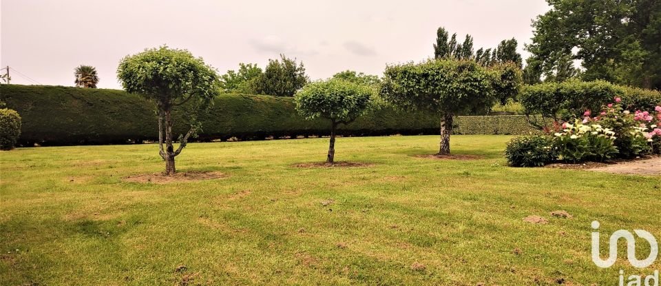 Traditional house 5 rooms of 130 m² in Chaniers (17610)