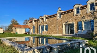 Longere 8 rooms of 315 m² in Marillac-le-Franc (16110)