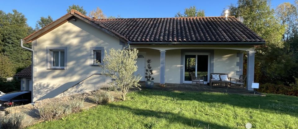 Maison 7 pièces de 200 m² à La Chapelle-de-la-Tour (38110)