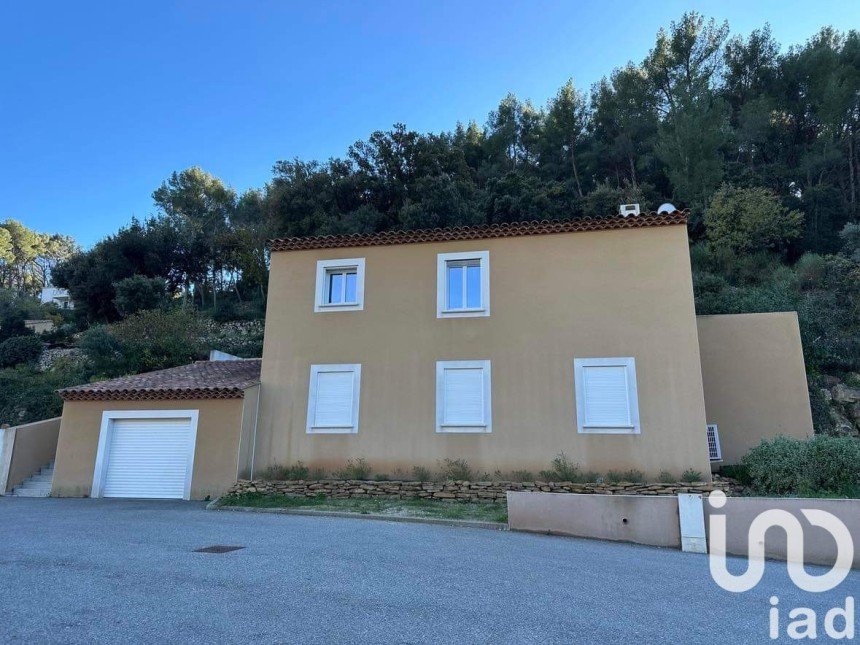 Maison de campagne 5 pièces de 110 m² à Solliès-Toucas (83210)