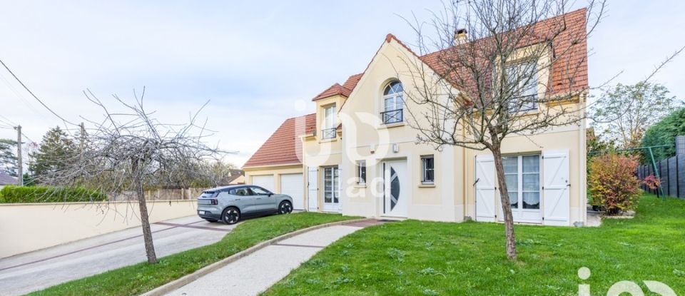 Maison 7 pièces de 198 m² à Frépillon (95740)