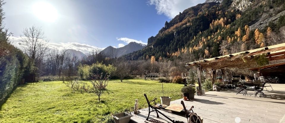 Country house 5 rooms of 144 m² in Le Bourg-d'Oisans (38520)