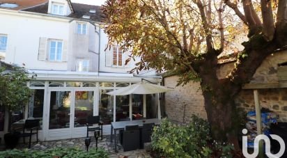 House 11 rooms of 186 m² in Fontainebleau (77300)