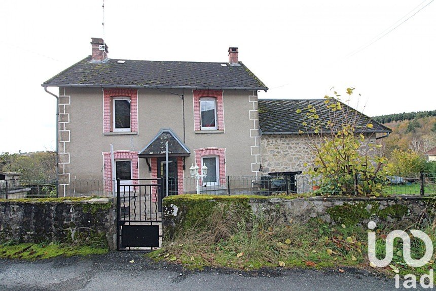 Maison de village 4 pièces de 82 m² à Ceyroux (23210)