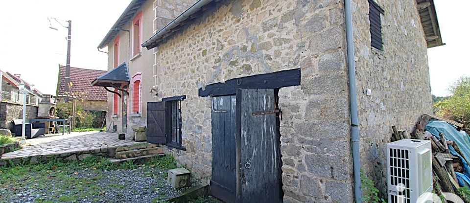 Maison de village 4 pièces de 82 m² à Ceyroux (23210)