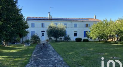 Maison traditionnelle 8 pièces de 177 m² à Torxé (17380)