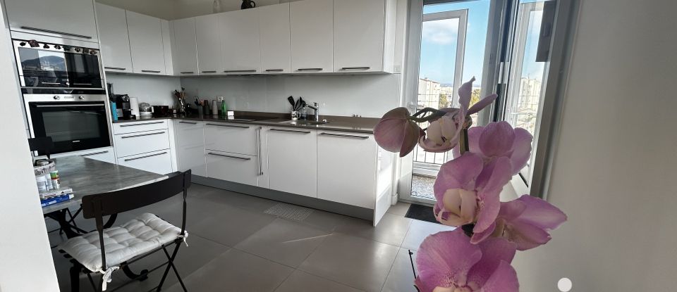 Apartment 4 rooms of 95 m² in Marseille (13008)