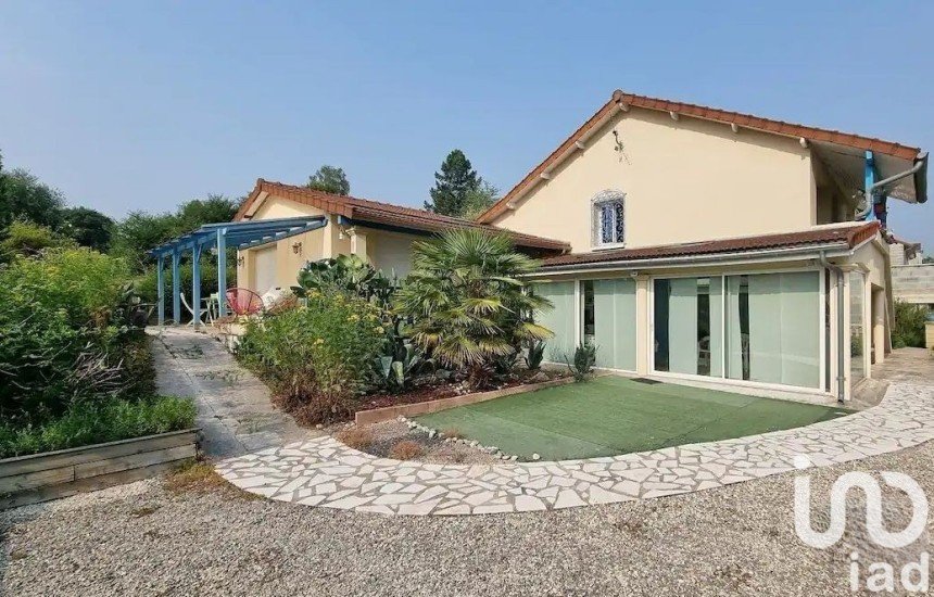 Maison 7 pièces de 161 m² à Le Palais-sur-Vienne (87410)