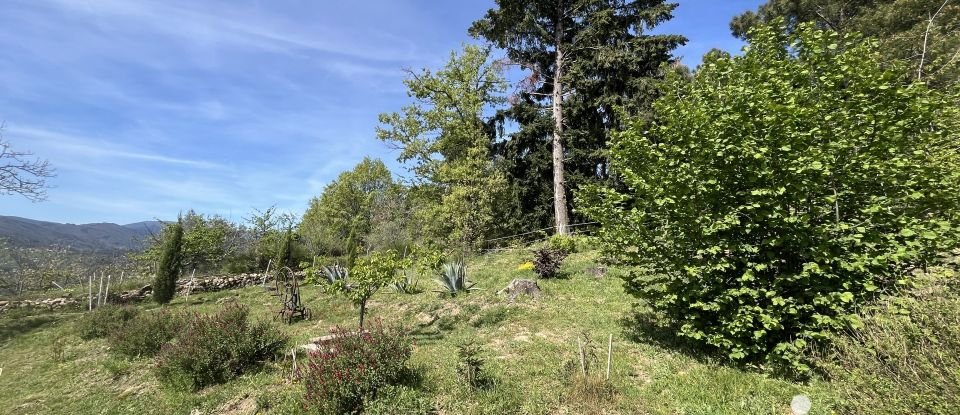 Maison traditionnelle 10 pièces de 222 m² à Vals-les-Bains (07600)