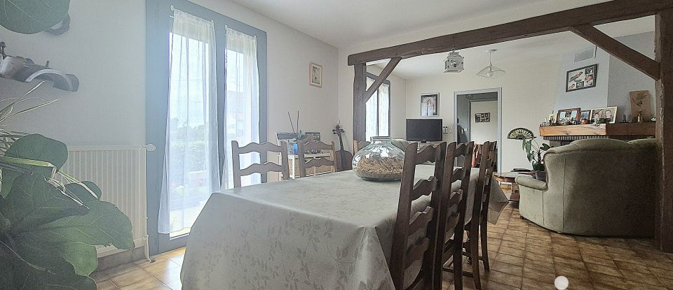 House 4 rooms of 93 m² in Faye-l'Abbesse (79350)