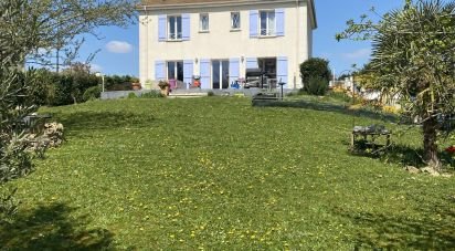 Maison 7 pièces de 140 m² à Varennes-Jarcy (91480)