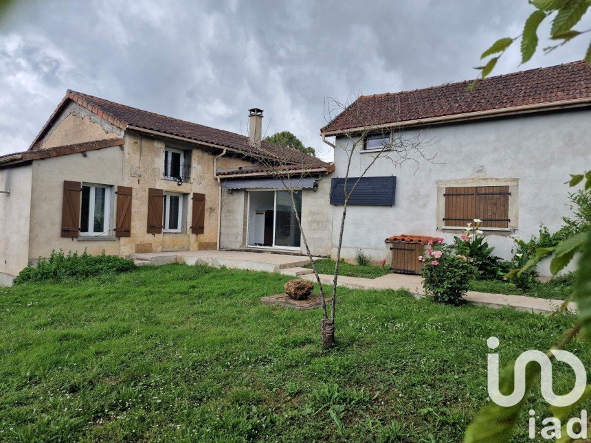 House 6 rooms of 170 m² in Verrières (86410)