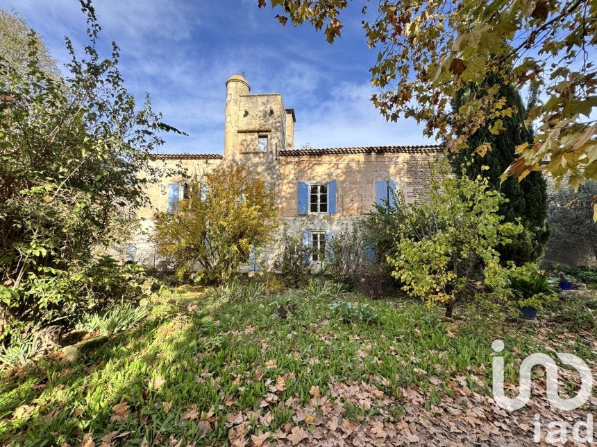 Maison 9 pièces de 300 m² à Arles (13200)