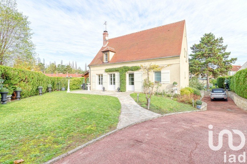 Maison 7 pièces de 145 m² à Chantilly (60500)