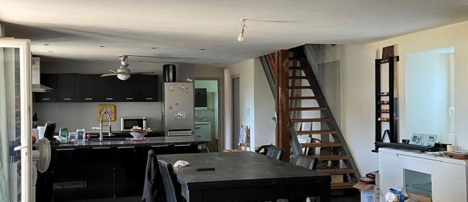 Maison 5 pièces de 132 m² à Champagnac-de-Belair (24530)