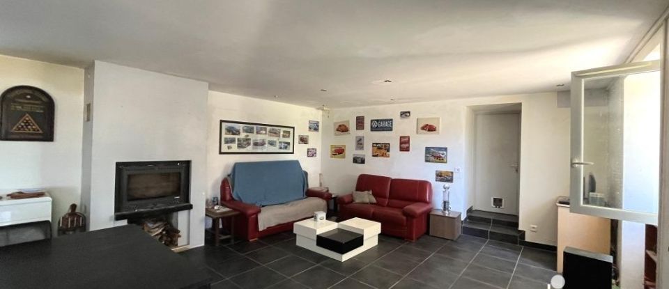 Maison 5 pièces de 132 m² à Champagnac-de-Belair (24530)