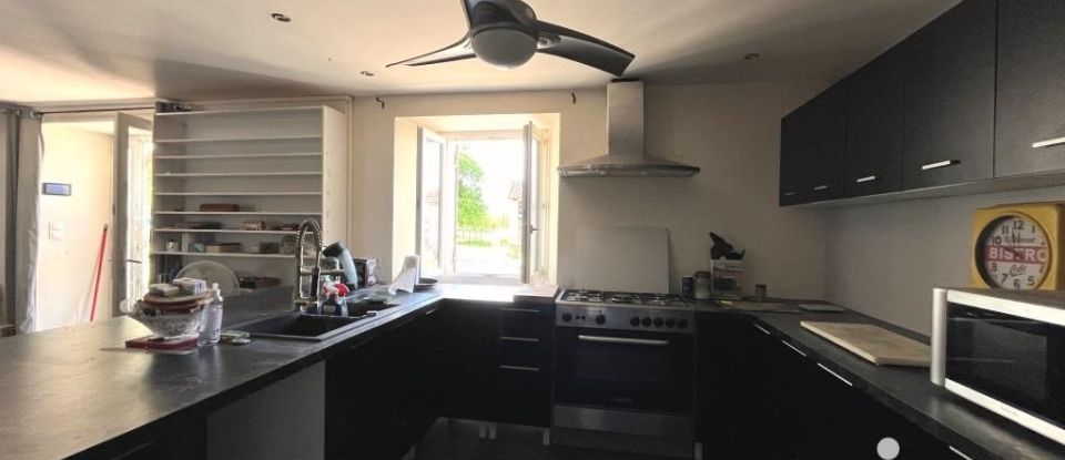 Maison 5 pièces de 132 m² à Champagnac-de-Belair (24530)