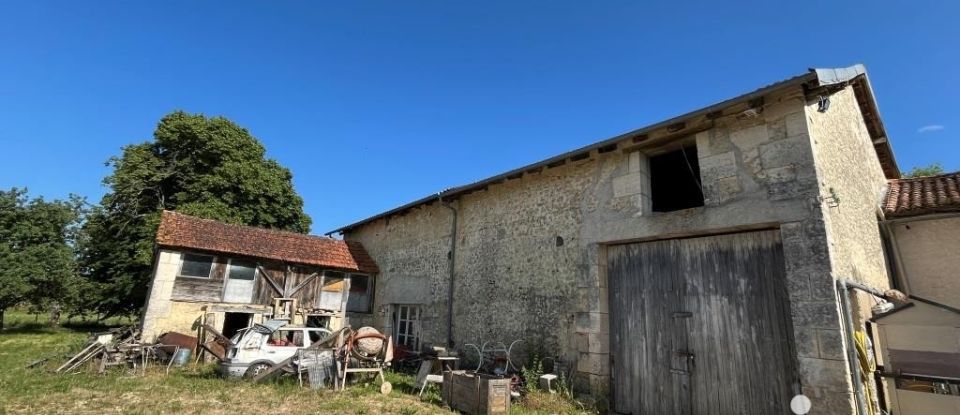 Maison 5 pièces de 132 m² à Champagnac-de-Belair (24530)