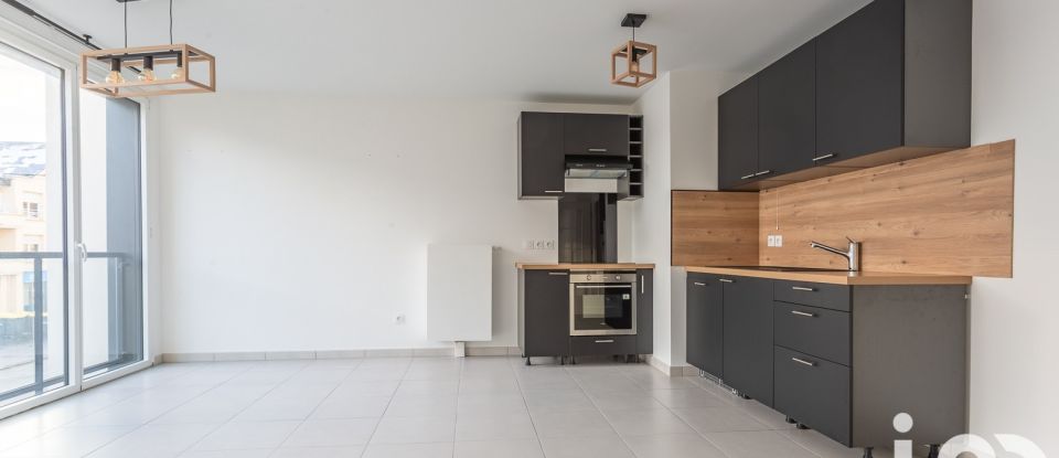 Appartement 3 pièces de 70 m² à Sainte-Geneviève-des-Bois (91700)