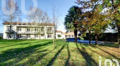 House 12 rooms of 486 m² in La Couronne (16400)