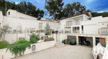 House 4 rooms of 120 m² in Saint-Mitre-les-Remparts (13920)