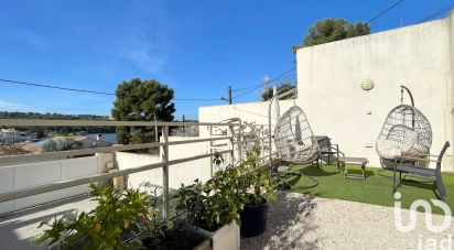 House 4 rooms of 120 m² in Saint-Mitre-les-Remparts (13920)