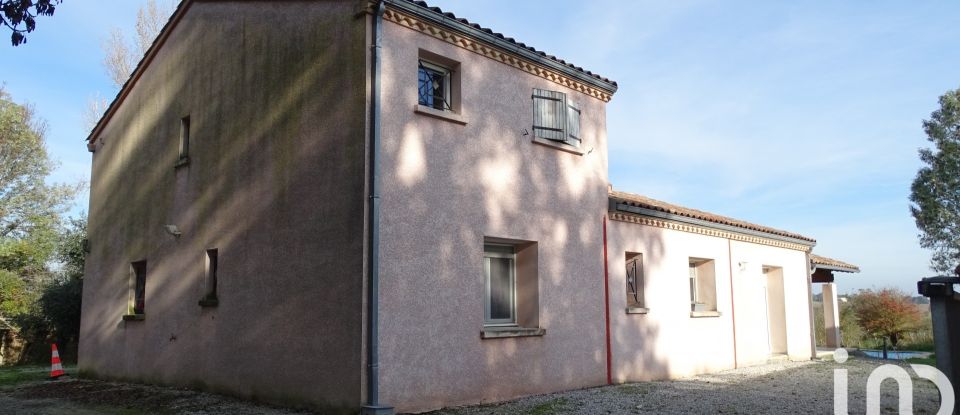 Maison 5 pièces de 147 m² à Lempaut (81700)