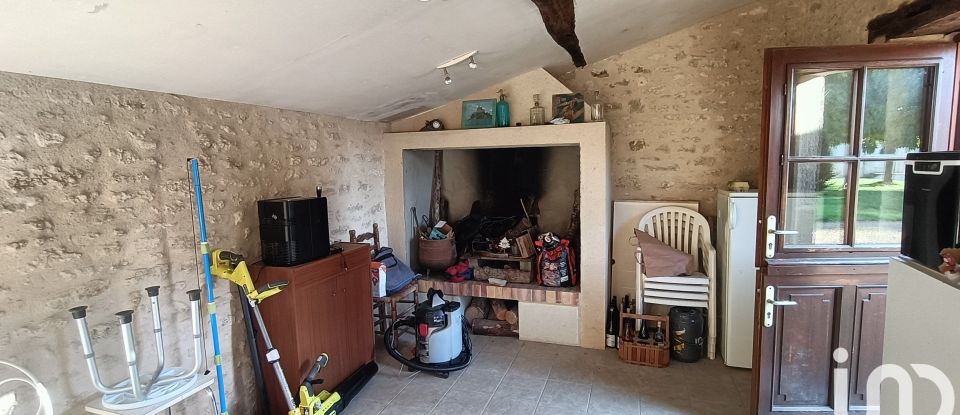 Maison 7 pièces de 162 m² à Louresse-Rochemenier (49700)