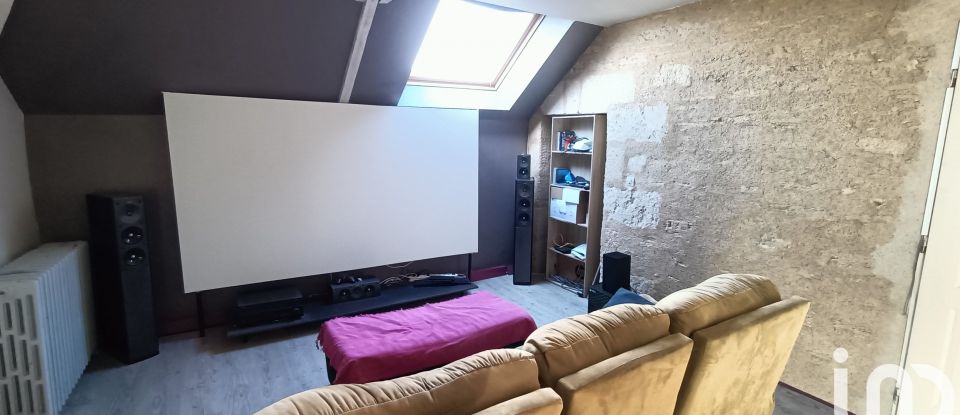 Maison 7 pièces de 162 m² à Louresse-Rochemenier (49700)