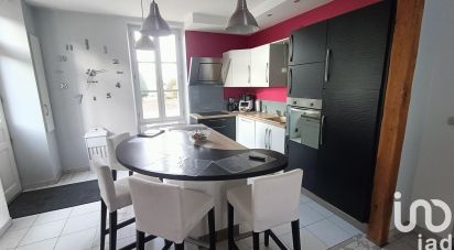 Maison de village 7 pièces de 162 m² à Louresse-Rochemenier (49700)