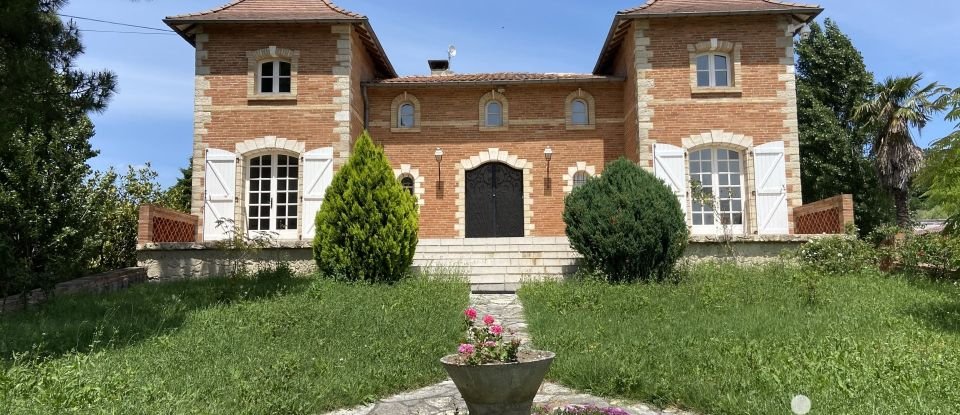 Maison 12 pièces de 450 m² à Montauban (82000)