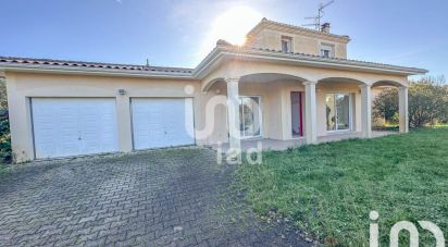 House 8 rooms of 195 m² in Gujan-Mestras (33470)