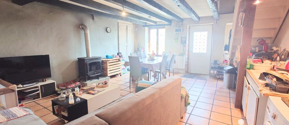 Maison de village 4 pièces de 76 m² à Saint-Bonnet-de-Bellac (87300)