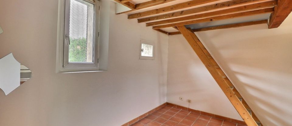 Building in Aubagne (13400) of 106 m²