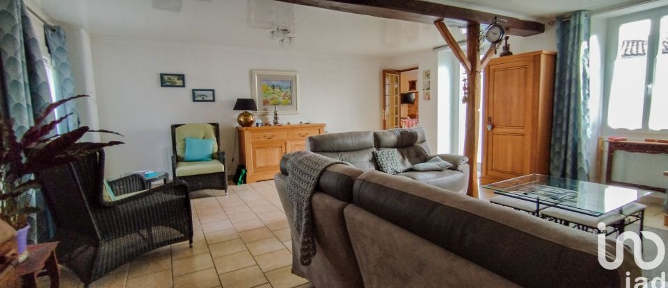 Longere 6 rooms of 192 m² in Paillé (17470)