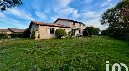 Traditional house 5 rooms of 176 m² in Pessac (33600)