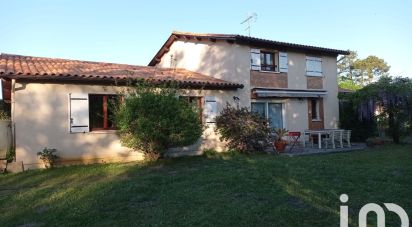 Traditional house 5 rooms of 176 m² in Pessac (33600)