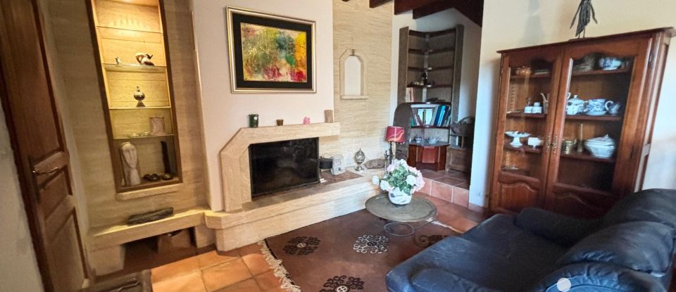 Traditional house 5 rooms of 176 m² in Pessac (33600)