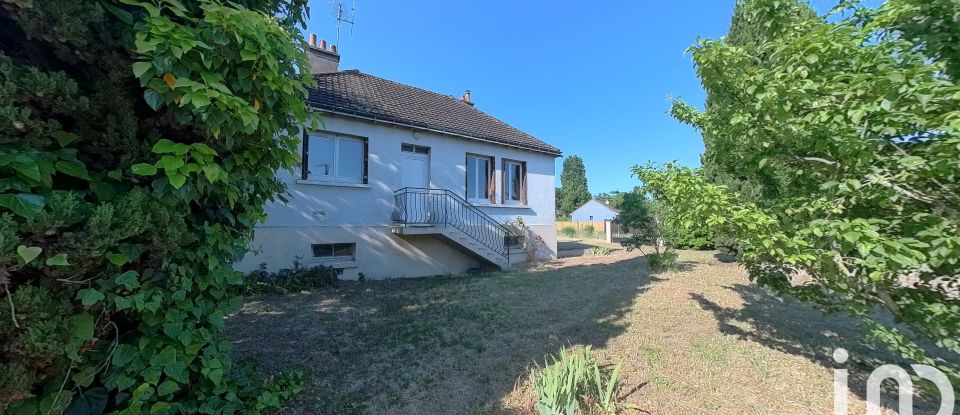 Traditional house 4 rooms of 70 m² in Avoine (37420)