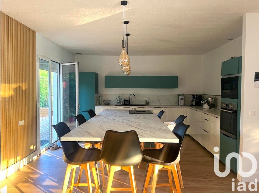 Maison 8 pièces de 215 m² à Tarnos (40220)