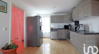 Apartment 4 rooms of 67 m² in Savigny-le-Temple (77176)